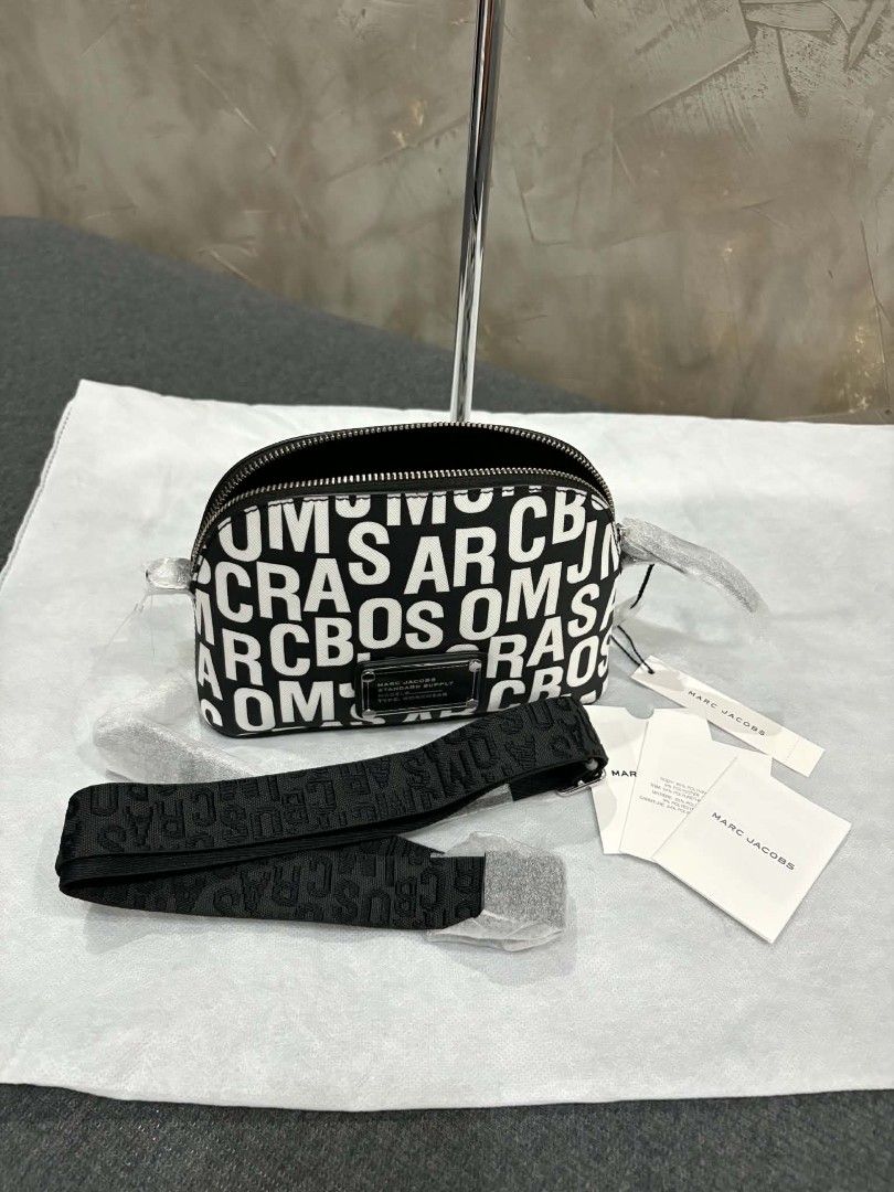 Marc Jacobs Dome Black & White Bag (Category: Luxury Bags & Wallets) located in Manila. Submitted by estelpaola25 (Listing ID 1470146969, Image 1). Description: ‎📣 SALE 📣 SALE 📣 SALE ‼️‼️ ‎ ‎M@rc J@cobs bag 💯💯💯❤️❤️❤️ ‎ ‎✨ from p8600 to p6900 only!!! 😍 ‎ ‎✅ 100% authentic, sourced directly from Canada 🇨🇦 ‎ ‎📬📬 send DM for inquiries 📬📬.