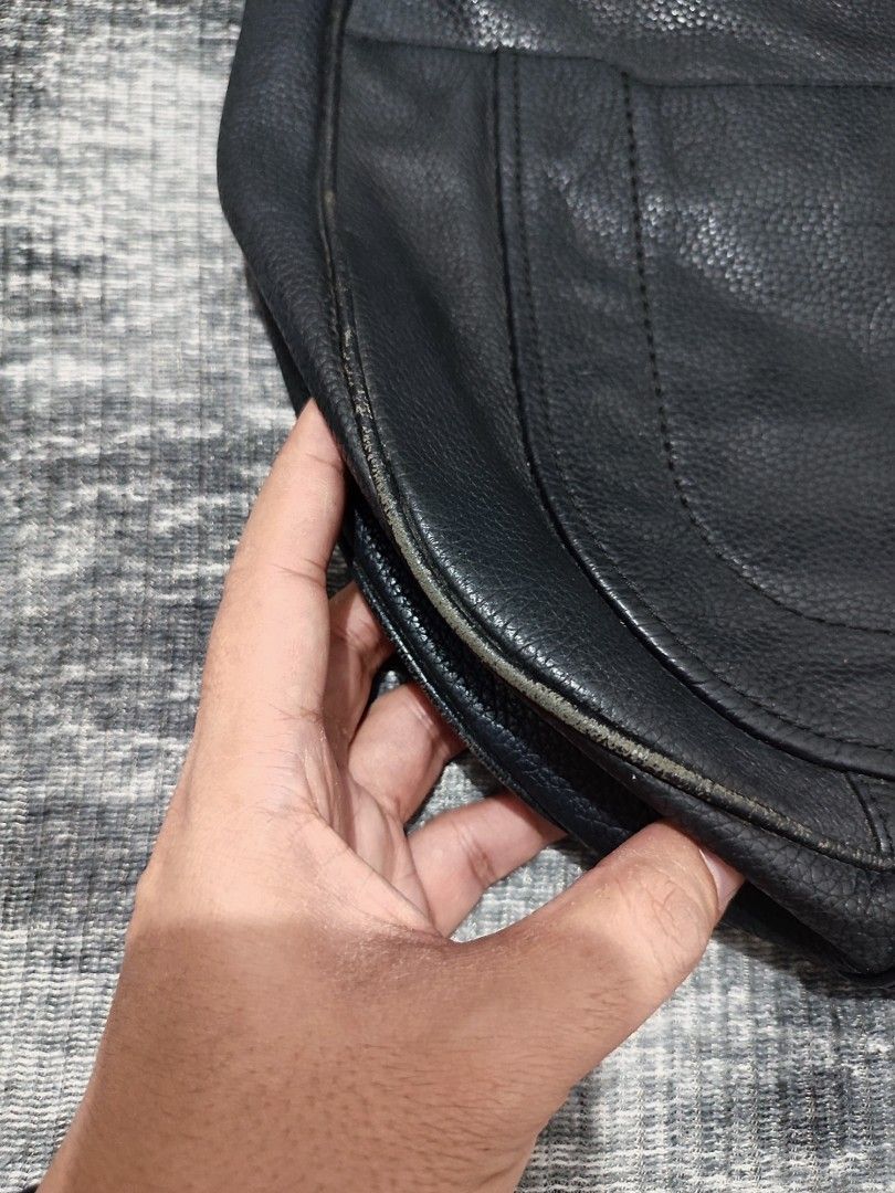 Marc Jacobs Ho (Category: Shoulder Bags) located in Cebu City. Submitted by haryvyylyynn (Listing ID 1470280188, Image 3). Description: Marc Jacobs 1350.