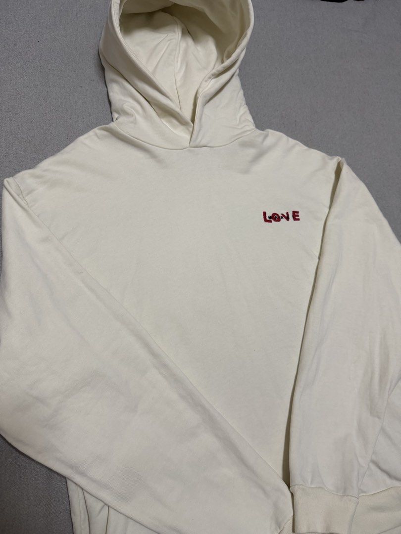 MARNI Love Embroid Hoodie Jacket (Category: Luxury Apparel) located in Bulacan. Submitted by sanjisthrift (Listing ID 1470314848, Image 2). Description: Size Medium Width 22.5 Length 26 Excellent Condition 9.5/10 Need wash.