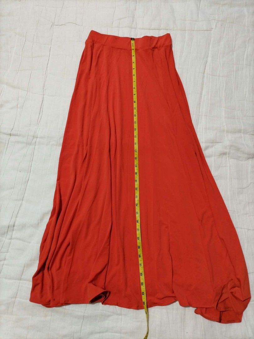 Maxi Skirt (Category: Skirts) located in Caloocan City. Submitted by appleblossoms07 (Listing ID 1470278897, Image 2). Description: Jersey skirt.