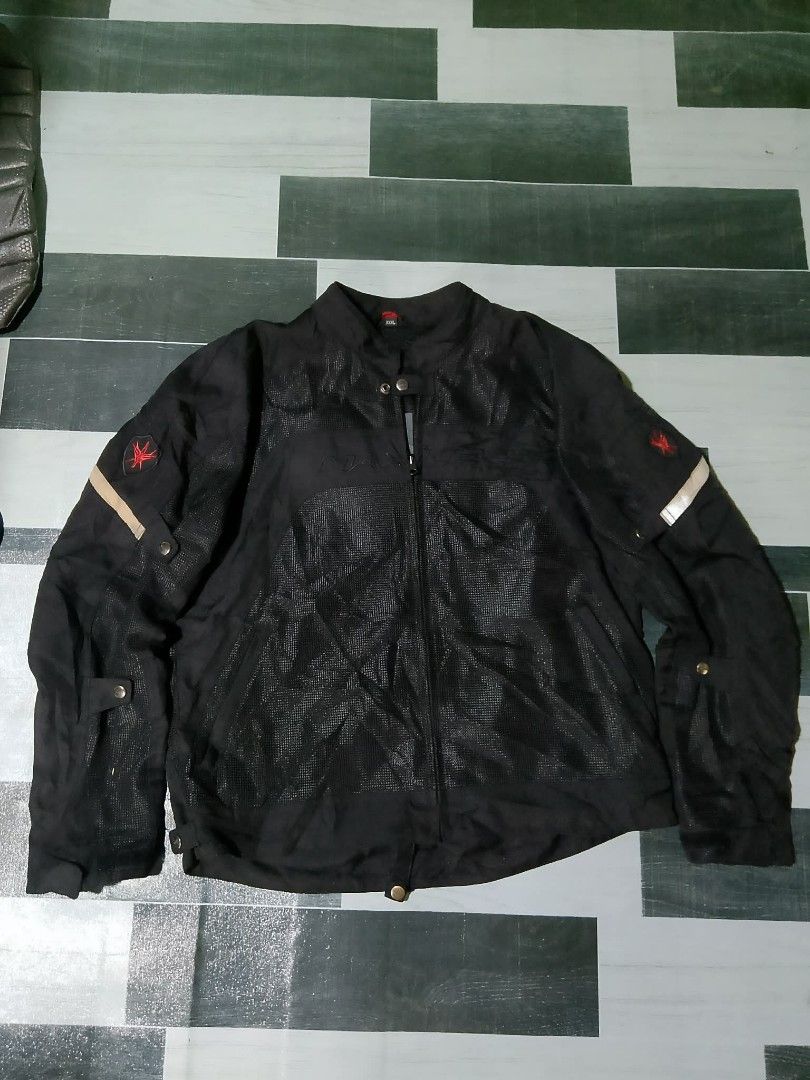 MAXLER RACING JACKET (Category: Coats, Jackets and Outerwear) located in Ozamiz City. Submitted by dg0816 (Listing ID 1470169051, Image 2). Description: MAXLER RACING JACKET Dimes Width 23 Length 24.5 Excellent condition Color rate 9.5/10 📌 Location Mindanao.