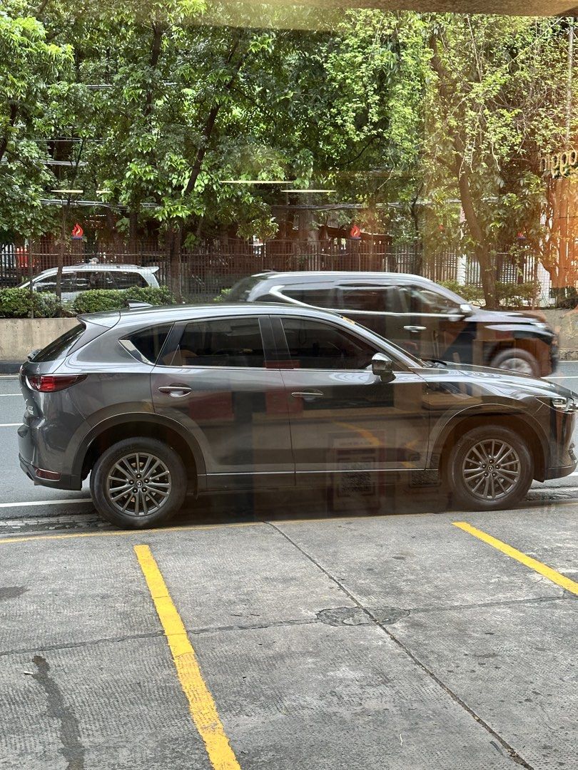 Mazda CX-5 2.0 2WD (A) (Category: Used Cars) located in Mandaluyong City. Submitted by rnunez1990 (Listing ID 1470229669, Image 1). Description: 2021 Mazda CX-5 2.0L FWD (SkyActiv-G) Price - P790k 1st and sole owner Machine Gray 100% Flood Free, no major accidents, no hidden mechanical issues (last pms - sept. 30, 2026).