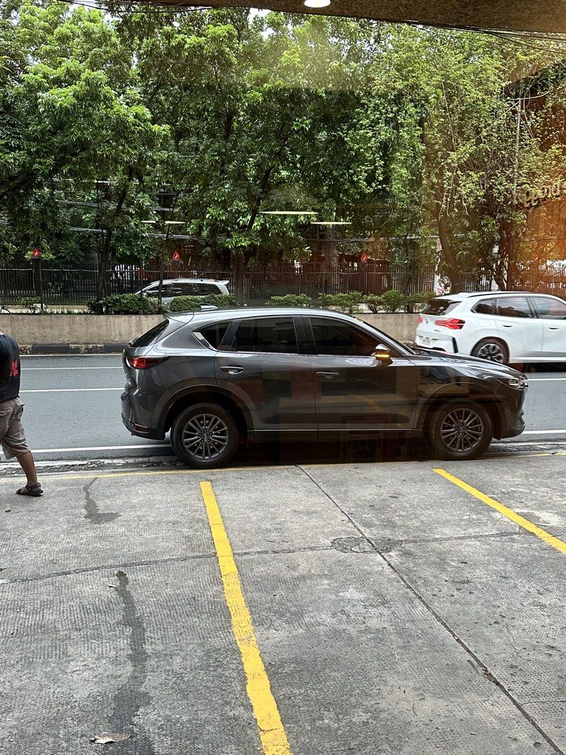 Mazda CX-5 2.0 2WD (A) (Category: Used Cars) located in Mandaluyong City. Submitted by rnunez1990 (Listing ID 1470229669, Image 2). Description: 2021 Mazda CX-5 2.0L FWD (SkyActiv-G) Price - P790k 1st and sole owner Machine Gray 100% Flood Free, no major accidents, no hidden mechanical issues (last pms - sept. 30, 2026).