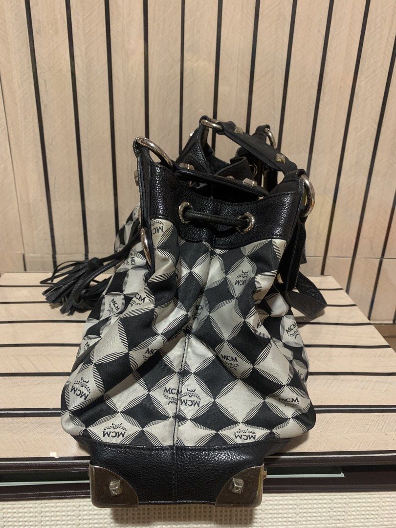 MCM Bucket Shoulder Bag (Category: Shoulder Bags) located in San Fernando. Submitted by preluxuria_online_shop (Listing ID 1470285803, Image 2). Description: .