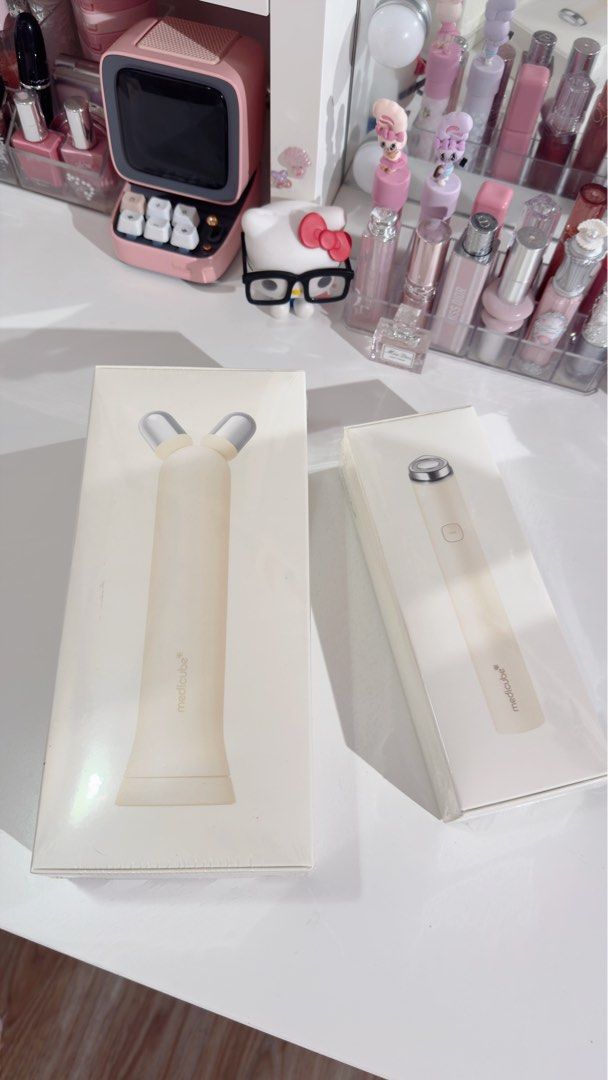Medicube Skincare Device Set (Category: Face Care) located in Cabuyao City. Submitted by kiyokochii_ (Listing ID 1470243470, Image 1). Description: - Authentic Medicube beauty devices - Brand new in original packaging, still sealed in clear plastic - can be sold as bundle :) AGE-R Booster Pro Mini Plus (₱6,000) AGE-R Booster Face Roller Head (₱3,000) if buying as set (₱8,500).