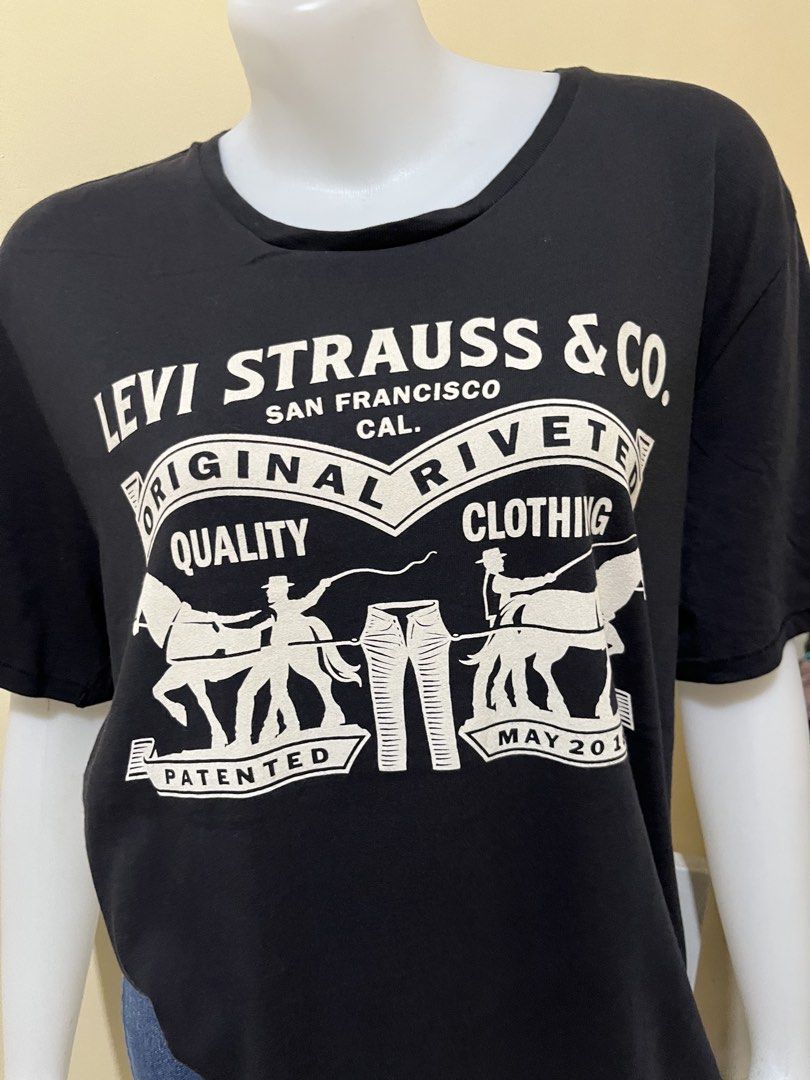 Men Tees (Category: Tshirts & Polo Shirts ) located in Tarlac. Submitted by chus_lucks_clothing_shop (Listing ID 1470203012, Image 2). Description: Levis Men Shirt Good Condi | 8.5/10 Size: XL | 24*30.