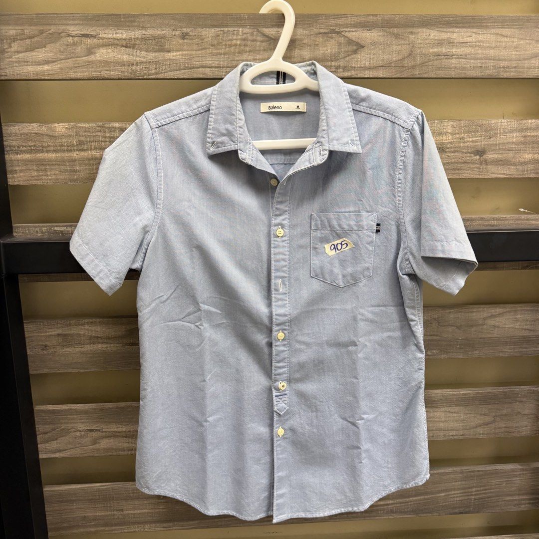 [Mens] Baleno Blue Collared Top (Category: Tshirts & Polo Shirts ) located in Mandaluyong City. Submitted by bestdressedph2025 (Listing ID 1470238991, Image 1). Description: MOP: GCash MOD: Lalamove/J&T LOCATION: Brgy. Addition Hills, Mandaluyong Discount avail for multiple items. Dimensions in Inches: Shoulder: 16 Bust: 20 Length: 27 Size on Tag: M PM for inquiries!.