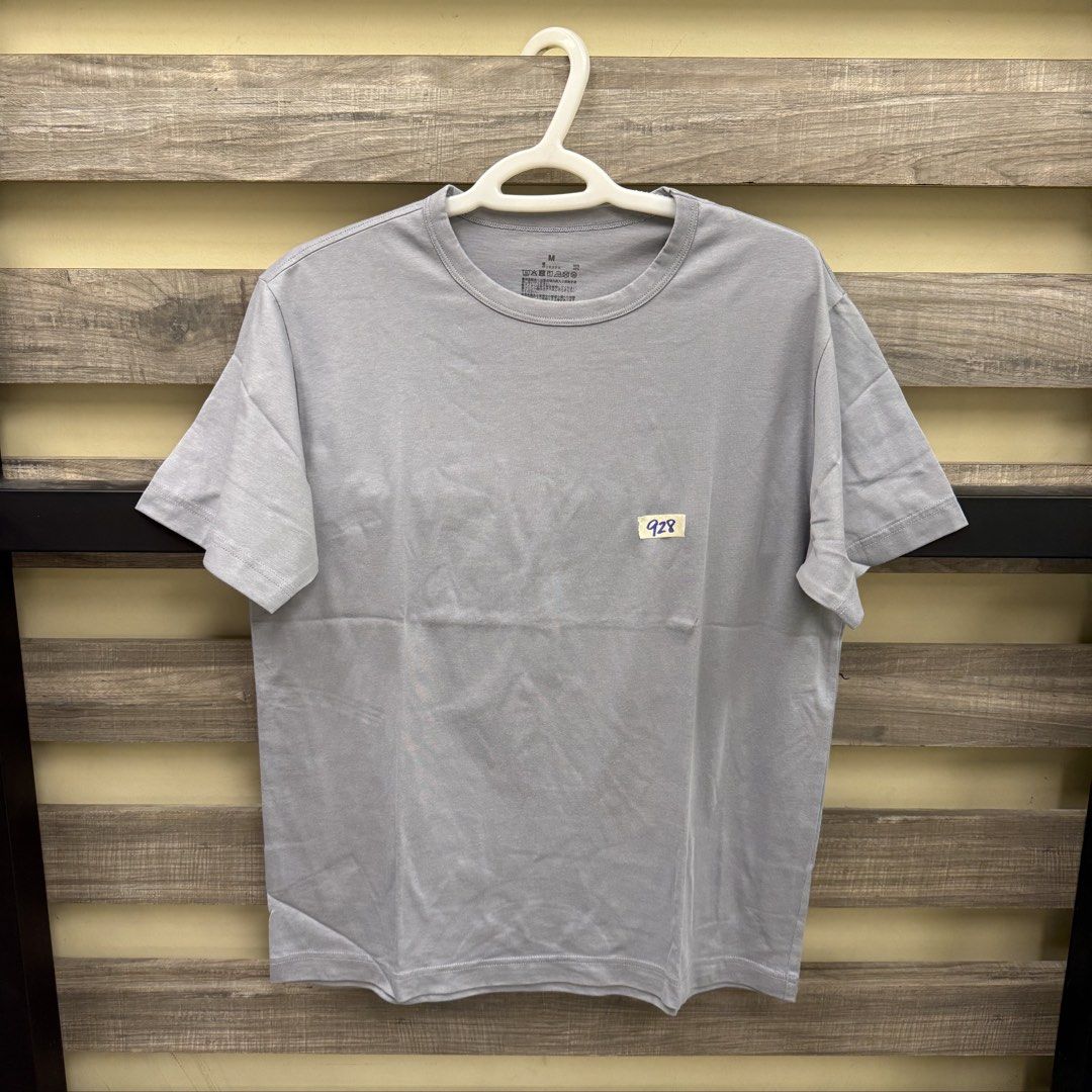 [Mens] Muji Grey Shirt (Category: Tshirts & Polo Shirts ) located in Mandaluyong City. Submitted by bestdressedph2025 (Listing ID 1470240850, Image 1). Description: MOP: GCash MOD: Lalamove/J&T LOCATION: Brgy. Addition Hills, Mandaluyong Discount avail for multiple items. Dimensions in Inches: Shoulder: 18 Bust: 21 Length: 25 Size on Tag: M PM for inquiries!.