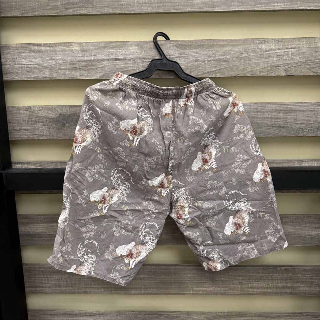 [Mens] Uniqlo Patterned Shorts (Category: Shorts) located in Mandaluyong City. Submitted by bestdressedph2025 (Listing ID 1470239866, Image 2). Description: MOP: GCash MOD: Lalamove/J&T LOCATION: Brgy. Addition Hills, Mandaluyong Discount avail for multiple items. Dimensions in Inches: Waist: 24 Length: 18 Size on Tag: M PM for inquiries!.