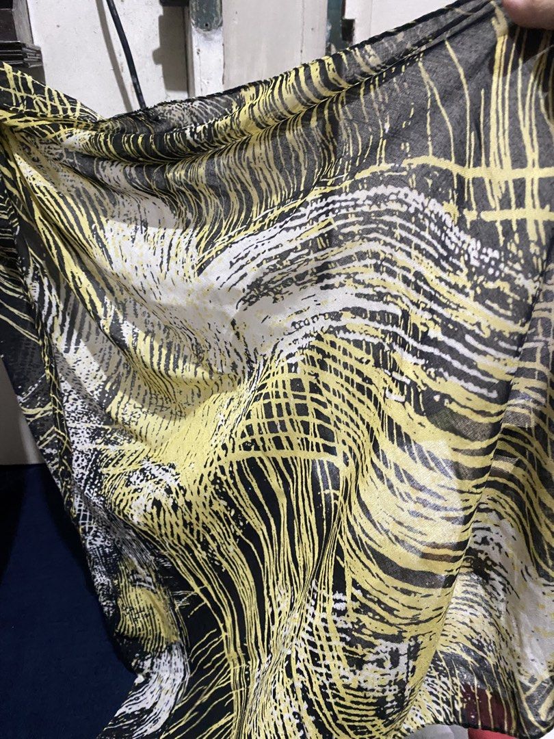 METROCITY Yellow Black Abstract Pattern Scarf 100% Polyester (Category: Scarves) located in Manila. Submitted by resi.diaz (Listing ID 1470335610, Image 3). Description: - Approx: 68 x 28 inches. - Metrocity scarf with striking yellow, black, and white abstract line pattern. Lightweight 100% polyester fabric, soft and easy to drape around the neck. Made in South Korea. Clear brand tag and care label attached. Clean condition, no tears or pulls in
