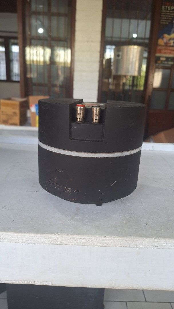 Meyer Sound MS-1401A High-Frequency Driver Nippon Gakki (Category: Soundbars, Speakers & Amplifiers) located in Angeles City. Submitted by pamdiel003 (Listing ID 1470224890, Image 3). Description: - Authentic Meyer Sound MS-1401A high-frequency driver - Made in Japan by Nippon Gakki Co., Ltd. - Impedance: 16 ohms | Power Handling: 40W - Recommended Crossover: 800Hz 12dB/oct - Serial Number: 00974 - Features heavy-duty black cylindrical housing wi