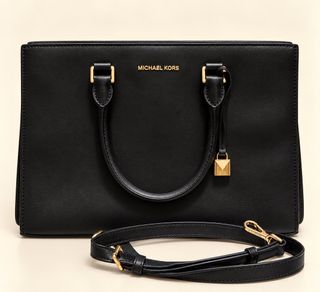 (Category: ) located in . Submitted by happyshopper212 (Listing ID 1470197046, Image 1). Description: .