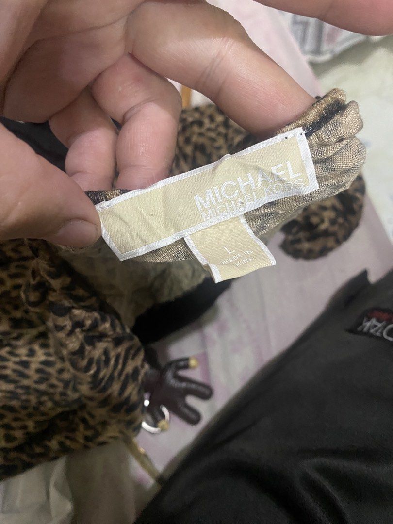Michael Kors Leopard (Category: Longsleeves) located in Tagoloan. Submitted by puretiger-389e (Listing ID 1470292270, Image 3). Description: Michael Kors Leopard 🐆 Excellent condition Size large No issue.