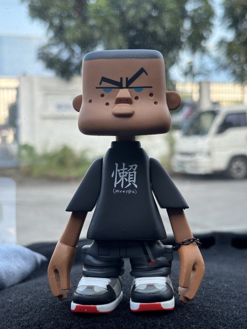 Michael Lau x Square Boy x Gardener (Category: Figurines & Statues) located in Manila. Submitted by akosijuan15 (Listing ID 1470207146, Image 1). Description: No box/ No alt hands Pm for more details…..