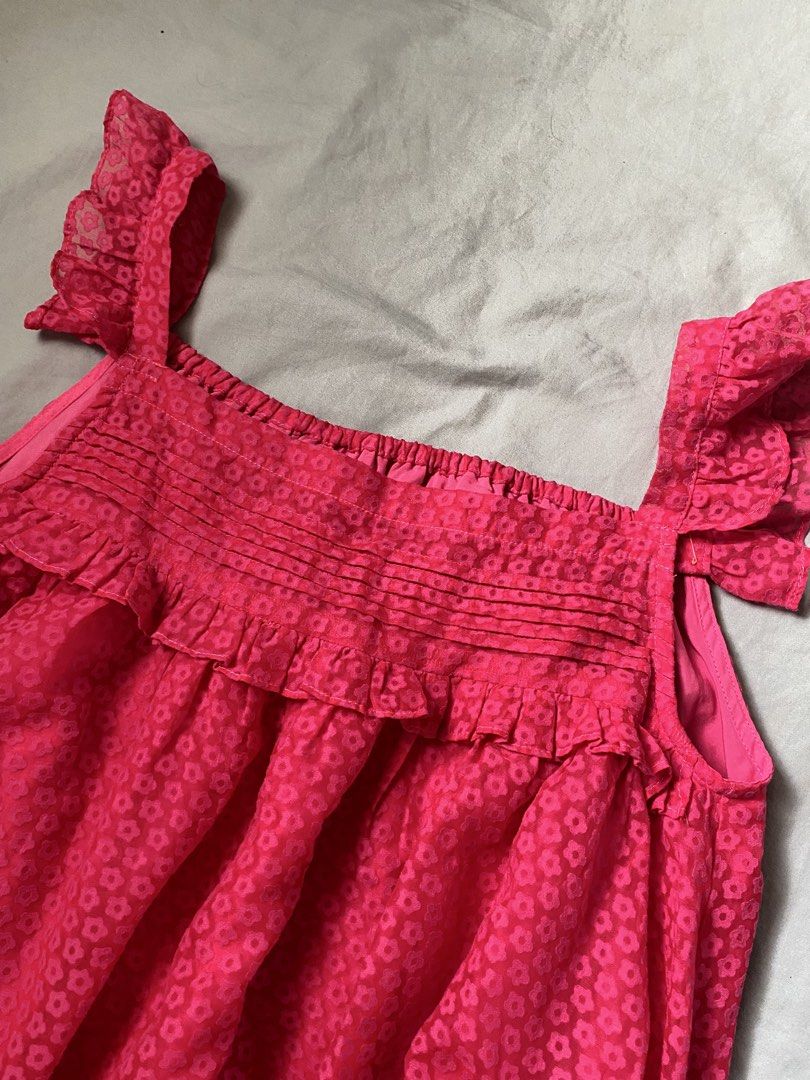 mini dress (Category: Dresses) located in Davao. Submitted by _closets.archive (Listing ID 1470328588, Image 2). Description: flowybright pink mini dress | xs-s | never been worn | dm for when worn ₱150 📍 davao city .