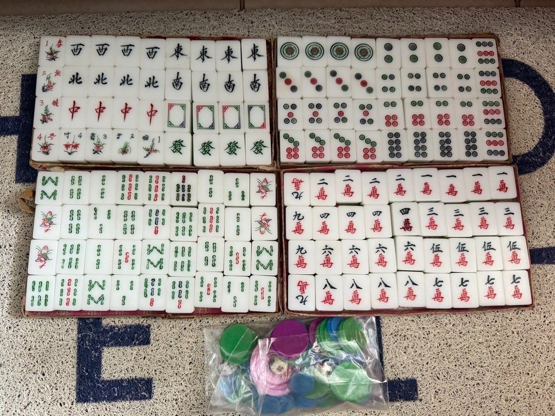 Mini Mahjong Set with Tiles and Chips (144 tiles), Toys & Collectibles ...