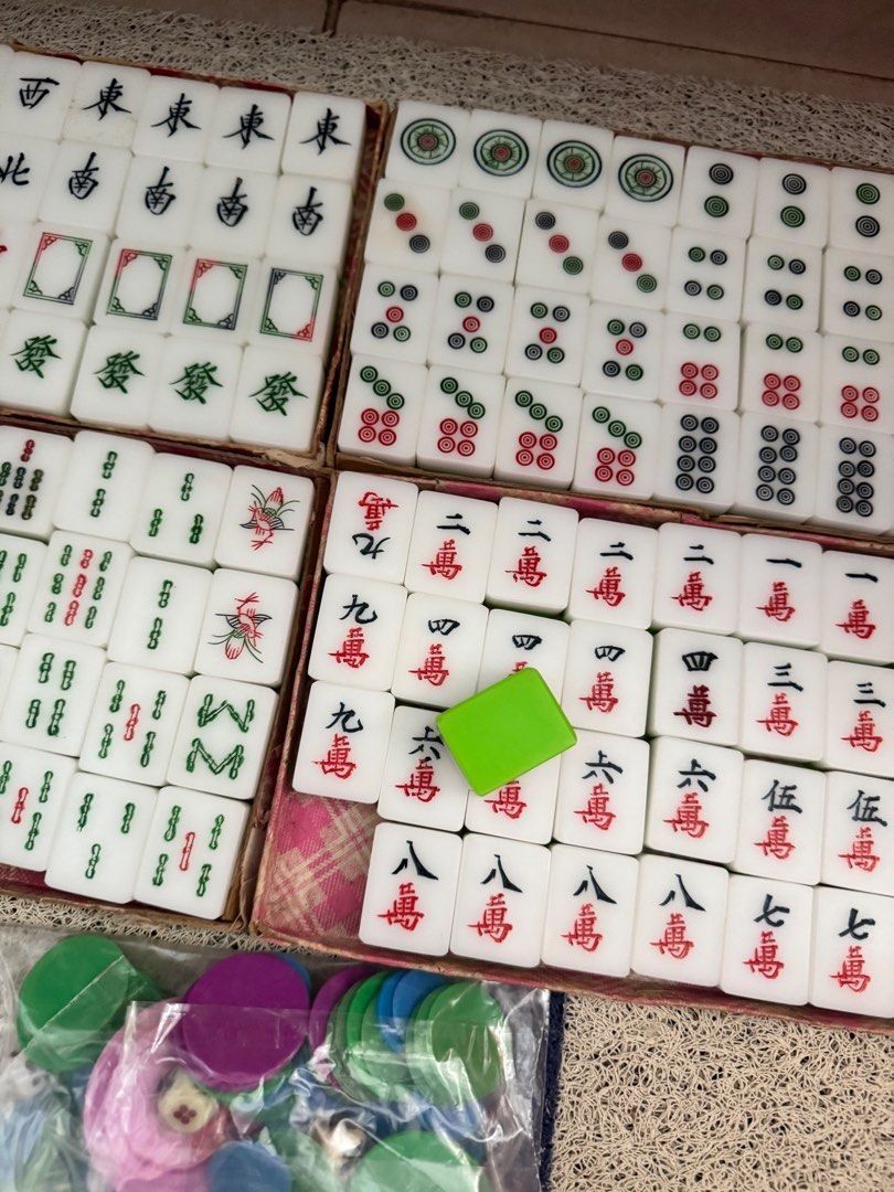 Mini Mahjong Set with Tiles and Chips (144 tiles), Toys & Collectibles ...