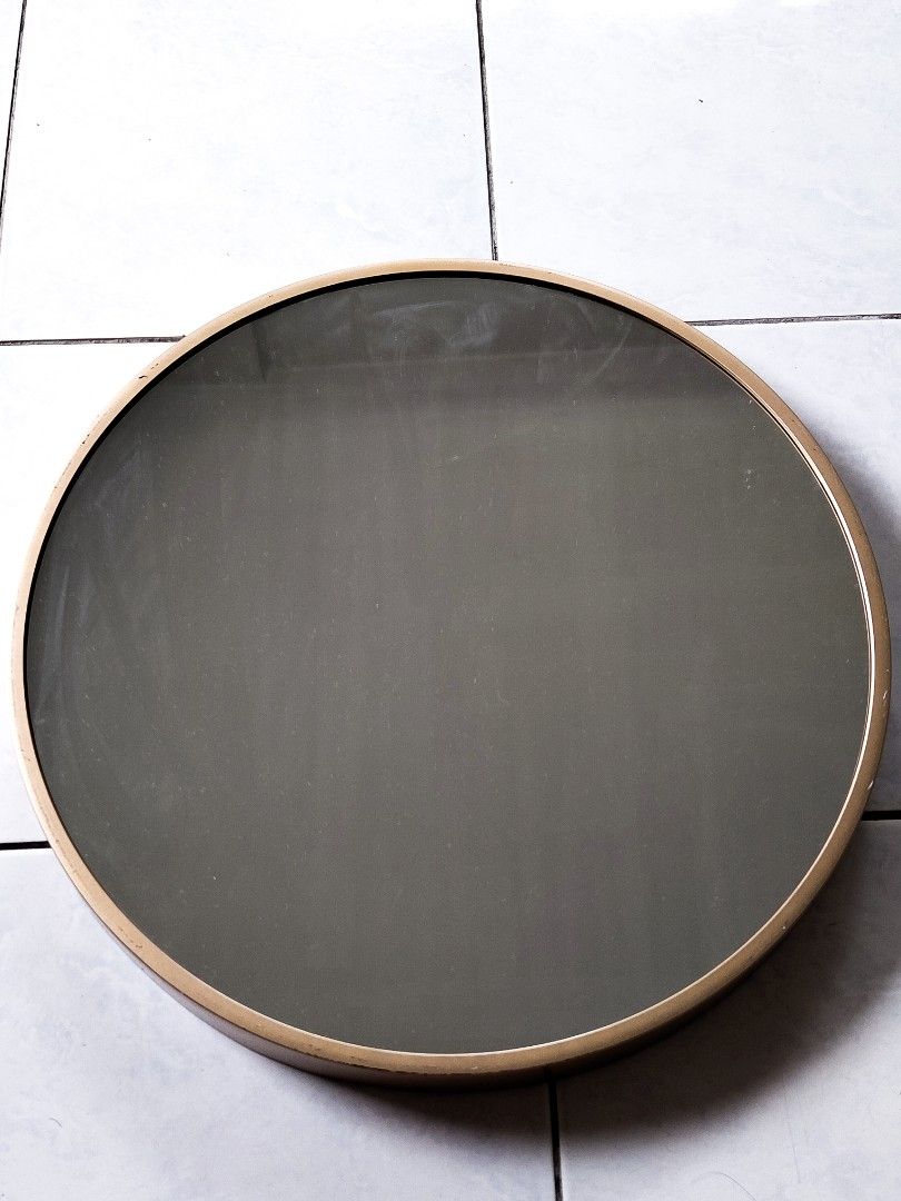 Mirror (Category: Mirrors) located in Sibu. Submitted by afiqmahmood (Listing ID 1470192092, Image 1). Description: Preloved Mirror Rarely used Great condition.