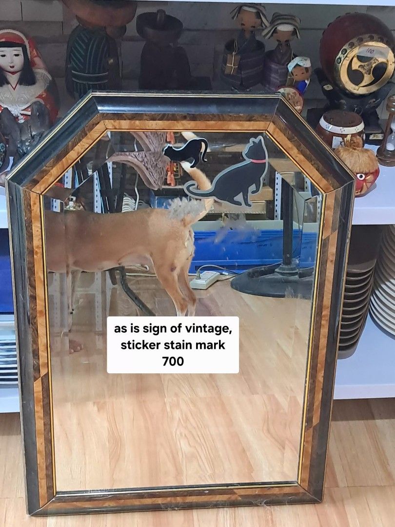 Mirror (Category: Mirrors) located in Cavite. Submitted by secretjapansurplus (Listing ID 1470208922, Image 1). Description: [FOR SALE] Vintage Multi-Angled / Octagonal Wall Mirror • Price: ₱700 • Condition: As-is (Vintage / Pre-loved condition) Product Details & Description: A beautiful and classic vintage wall mirror featuring a unique, elegant multi-angled (octagonal) top frame. Perfect for anyone looking to add a retro, mid-century modern, or