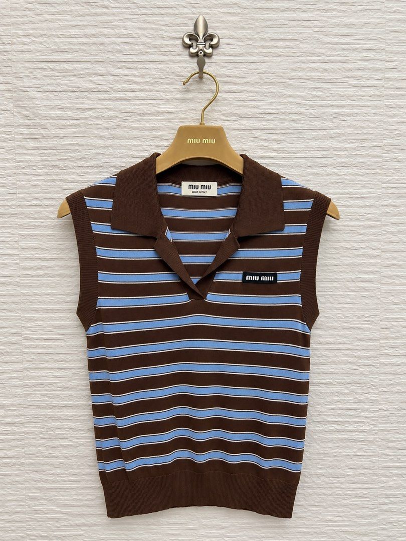 ⚜️Miu Miu - knit sleeveless top (Category: Luxury Apparel) located in Makati City. Submitted by 90sangel (Listing ID 1470158364, Image 2). Description: .