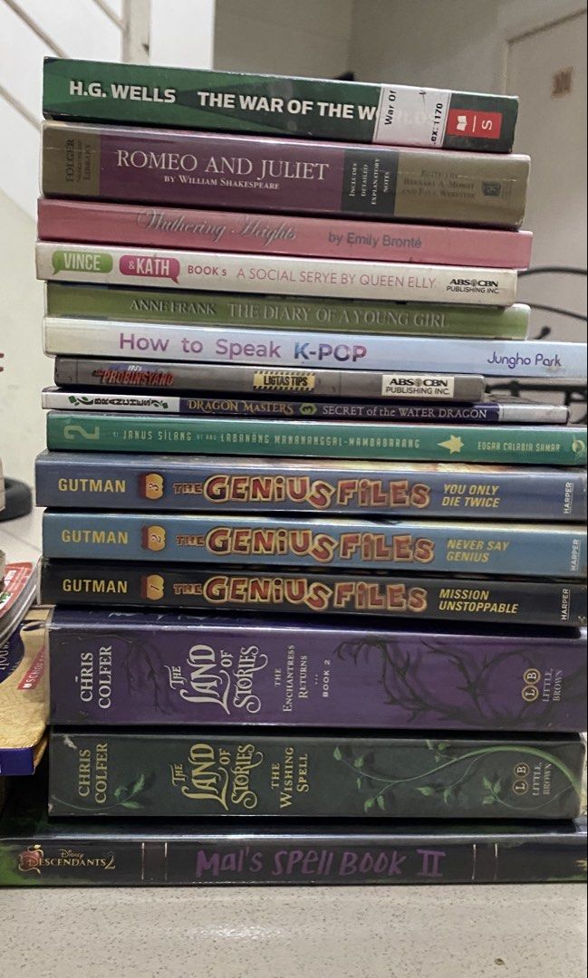 MIXED PRE-LOVES BOOKS BUNDLE (Category: Storybooks) located in Makati City. Submitted by zus_tht (Listing ID 1470259991, Image 2). Description: RUSH SALE ₱500 TAKE ALL (+SF) + FREE HARRY POTTER CDs ALL AUTHENTIC SOME BOOKS HAVE MINIMAL DAMAGE LOC: MAKATI DM FOR MORE DETAILS.