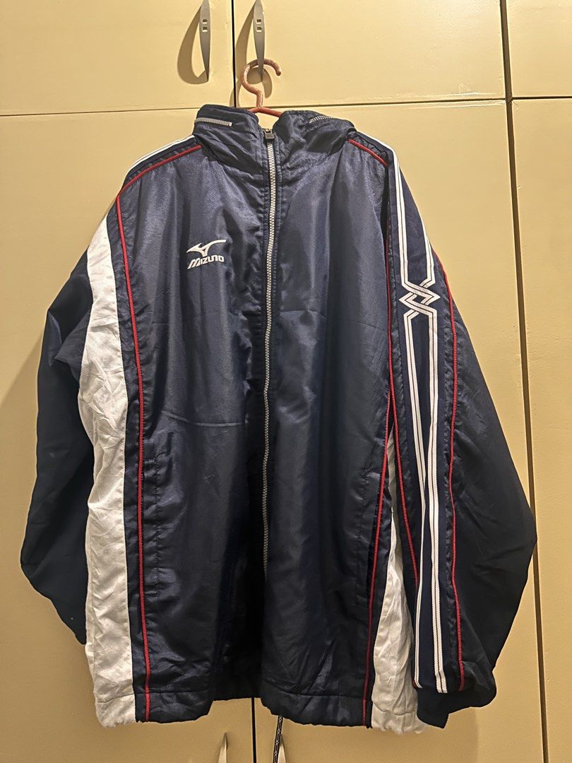 Mizuno Windbreaker jacket (Category: Coats, Jackets and Outerwear) located in Quezon City. Submitted by kerlitops (Listing ID 1470272617, Image 1). Description: Declutterring! Mizuno windbreaker jacket with packable hood 22x29 Very good condition.