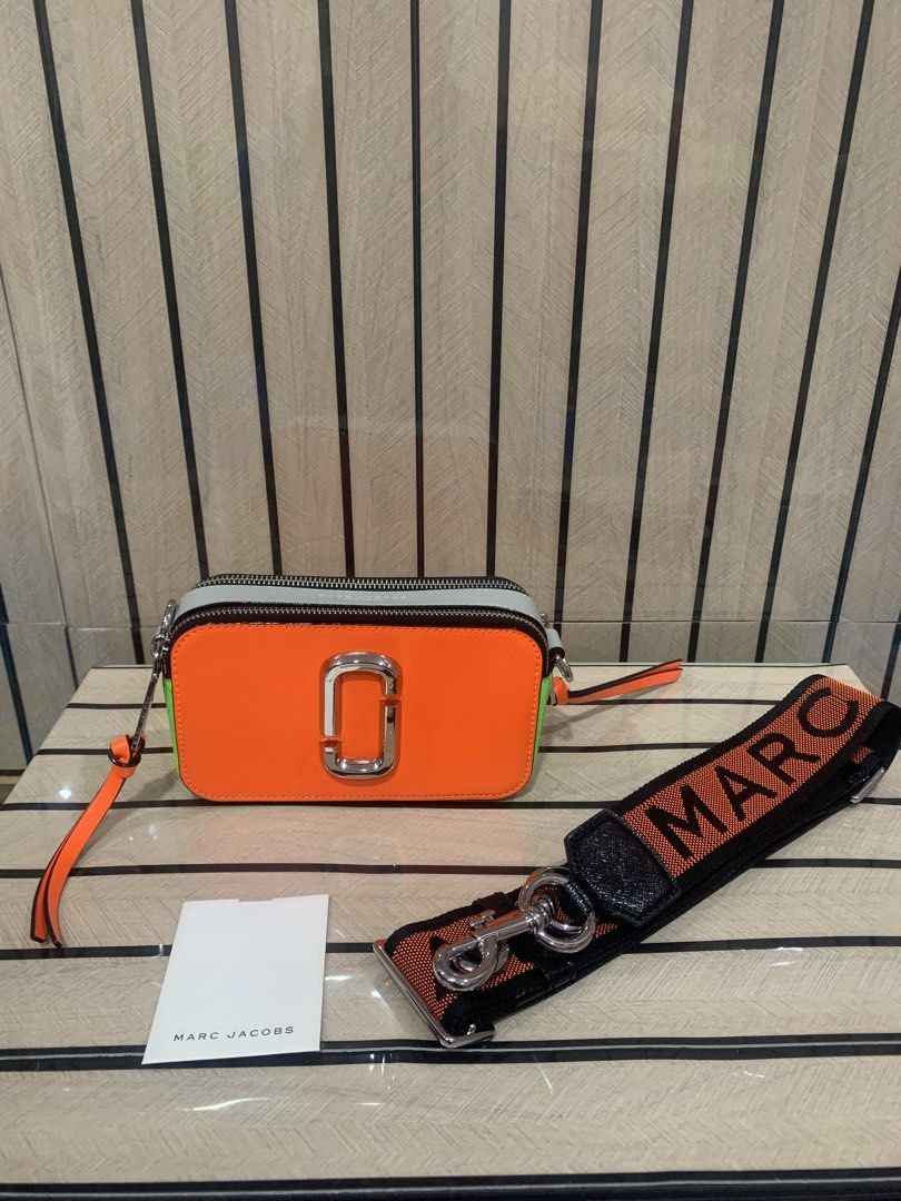 MJ Snapshot Fluora (Category: Cross-body Bags) located in San Fernando. Submitted by preluxuria_online_shop (Listing ID 1470272984, Image 1). Description: .