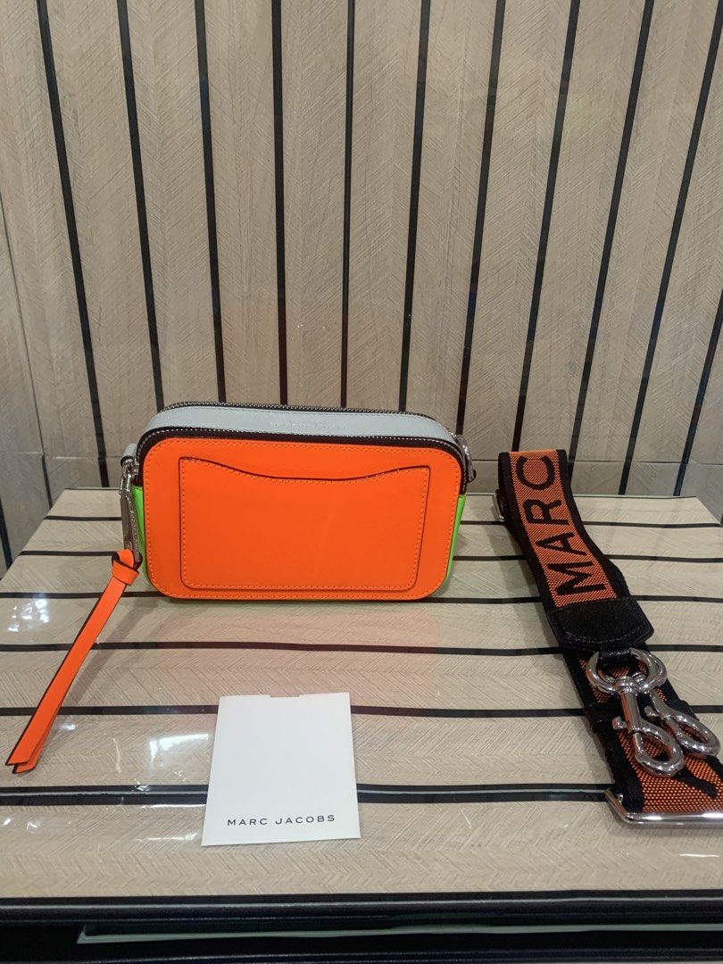 MJ Snapshot Fluora (Category: Cross-body Bags) located in San Fernando. Submitted by preluxuria_online_shop (Listing ID 1470272984, Image 2). Description: .