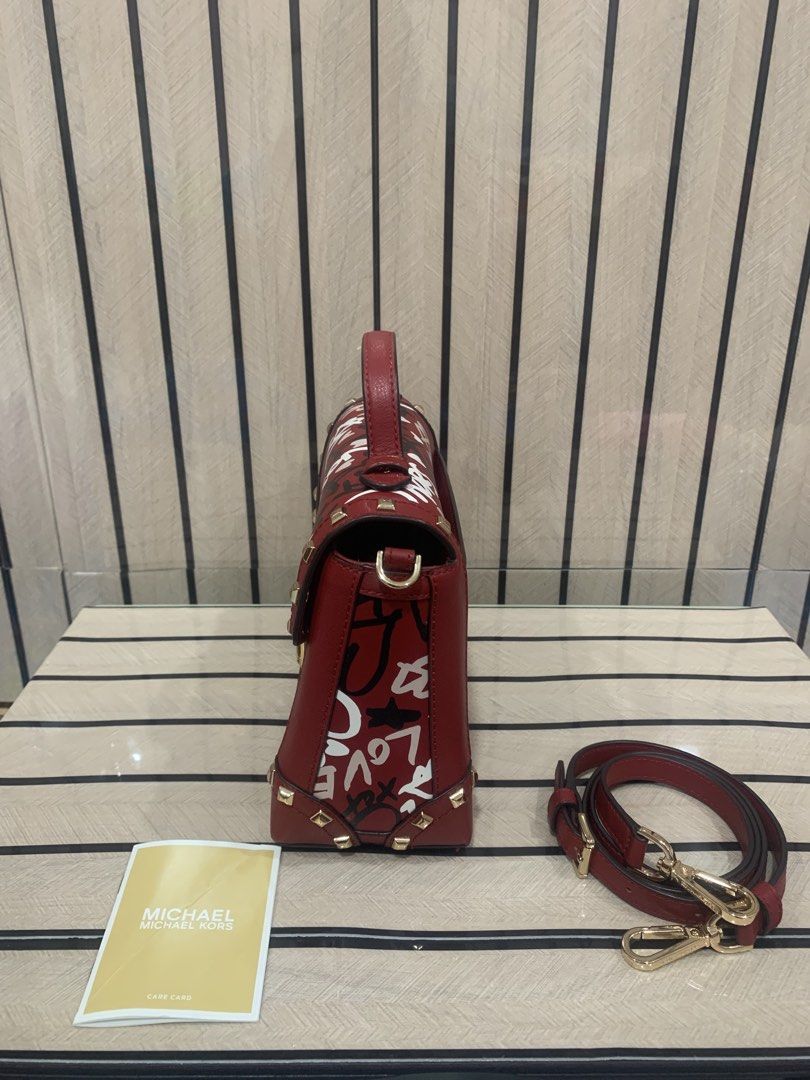 MK Kinsley Graffitti (Category: Cross-body Bags) located in San Fernando. Submitted by preluxuria_online_shop (Listing ID 1470269809, Image 3). Description: .
