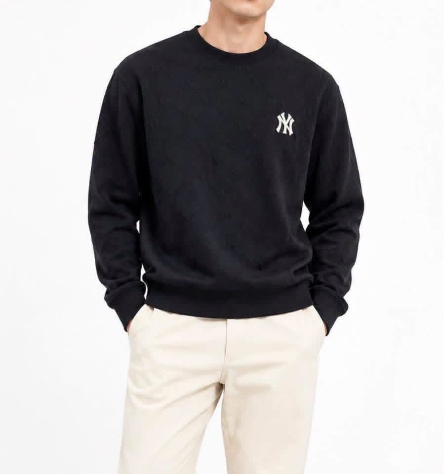 MLB original pull over (Category: Tshirts & Polo Shirts ) located in Manila. Submitted by actd_luxury (Listing ID 1470347483, Image 1). Description: L:22x27 Xl:23x28.