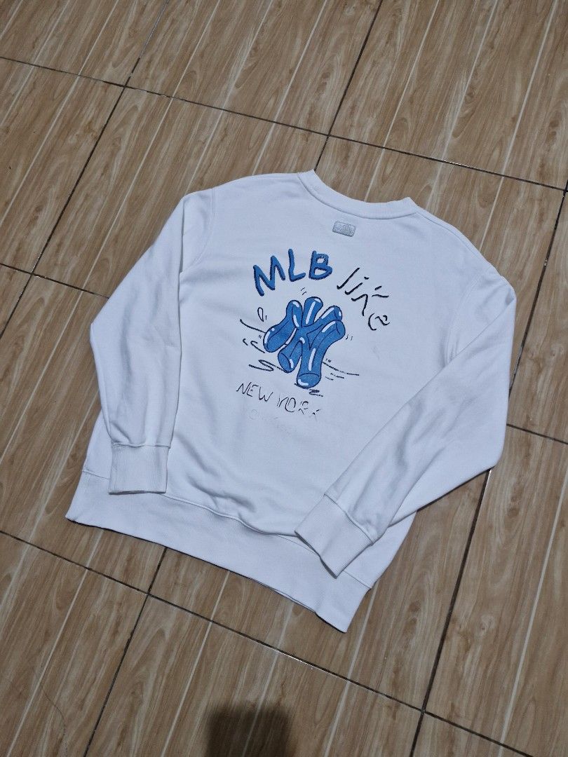 Mlb Pullover (Category: Coats, Jackets and Outerwear) located in Antipolo. Submitted by kentoy6666 (Listing ID 1470304497, Image 1). Description: .