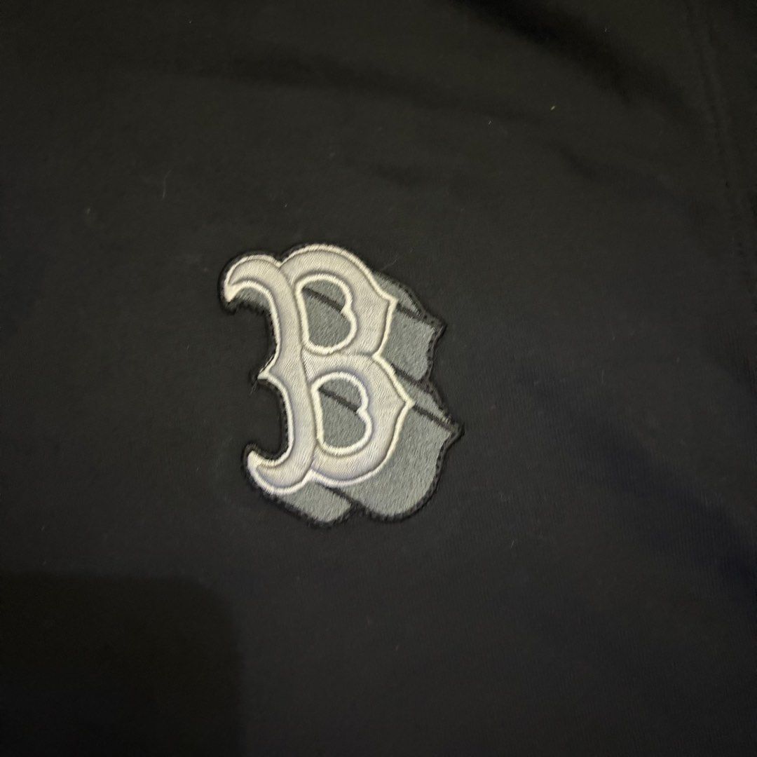 MLB SWEATER BIG LOGO DESIGN (Category: Coats, Jackets and Outerwear) located in Polangui. Submitted by rodss7 (Listing ID 1470235019, Image 2). Description: .