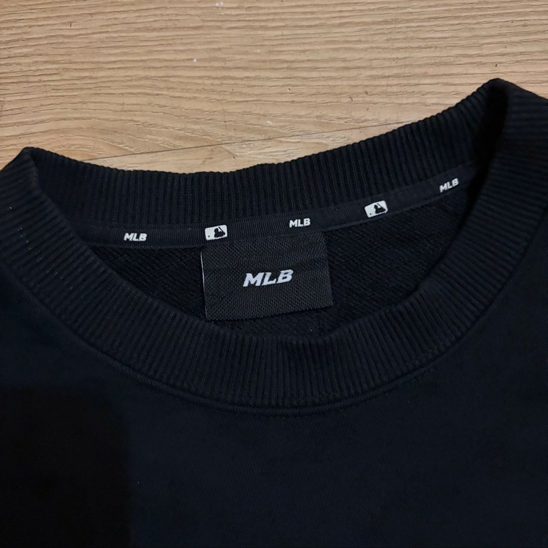 MLB SWEATER BIG LOGO DESIGN (Category: Coats, Jackets and Outerwear) located in Polangui. Submitted by rodss7 (Listing ID 1470235019, Image 3). Description: .