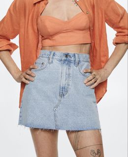 (Category: ) located in . Submitted by triciascloset__ (Listing ID 1470259083, Image 1). Description: .