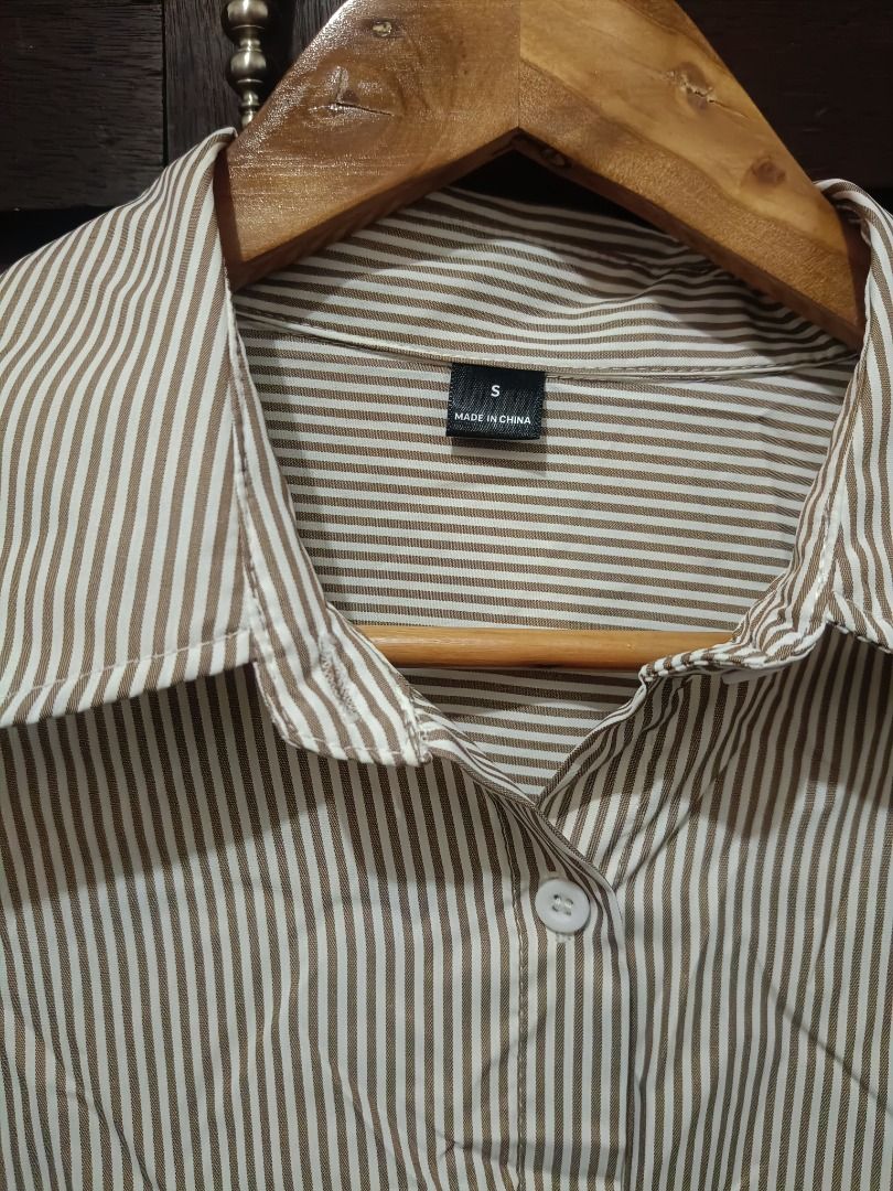 Mocha Brown White Striped (Category: Others Tops) located in Manila. Submitted by byjrb (Listing ID 1470201780, Image 3). Description: Size Small on Tag Pero fit sya sa Large to XL With tali sa likod. Ganda nito! 550+ sa app.