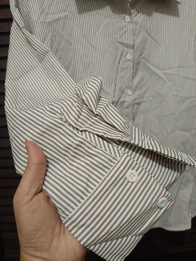 Mocha Brown White Striped (Category: Others Tops) located in Manila. Submitted by byjrb (Listing ID 1470201780, Image 2). Description: Size Small on Tag Pero fit sya sa Large to XL With tali sa likod. Ganda nito! 550+ sa app.