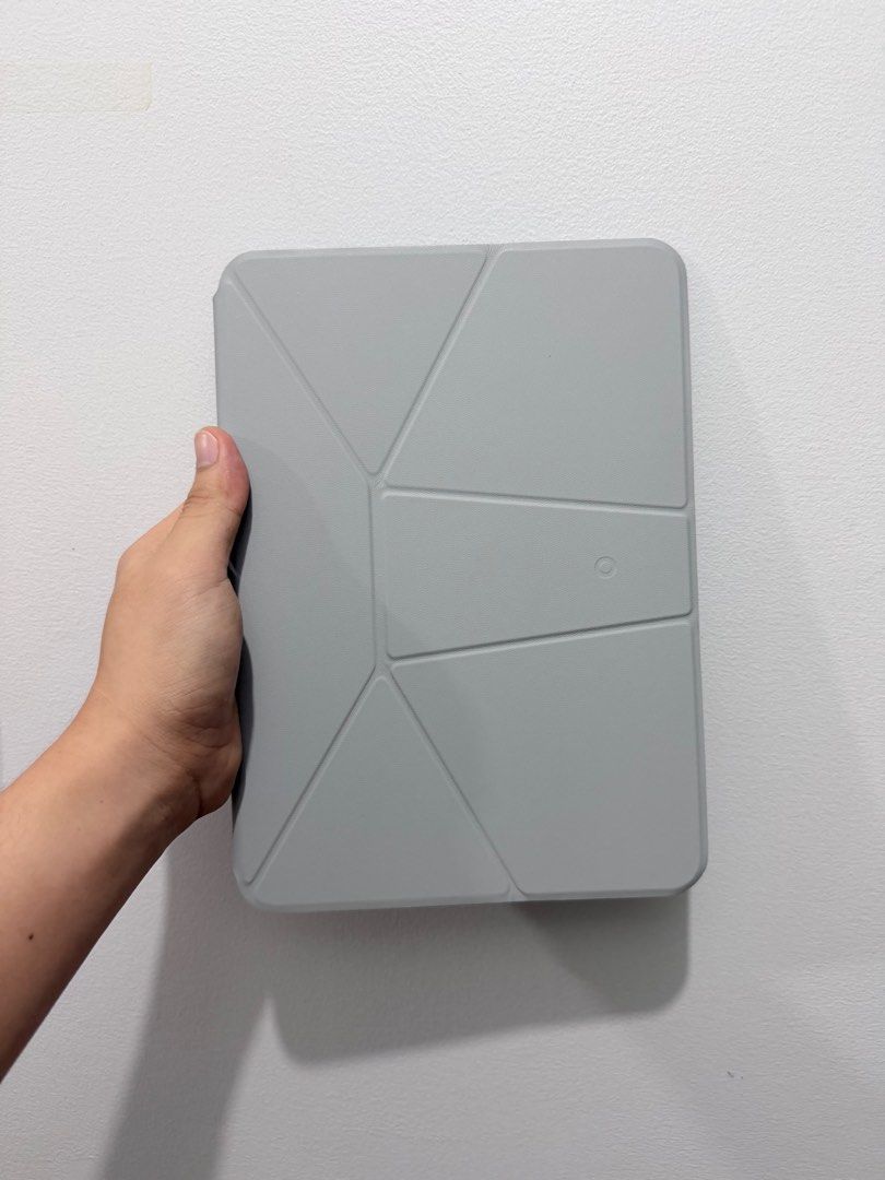 Moft Dynamic Folio iPad Pro 11” M4/M5 Case (Category: Cases & Sleeves) located in Davao. Submitted by rojan2001 (Listing ID 1470246049, Image 1). Description: * 100% Original MOFT * Compatible with iPad Pro 11” M4 (2024) & M5 (2025) * 20+ adjustable viewing angles * Magnetic origami-style folding design * Floating stand modes for studying, drawing, and watching * Supports portrait and landscape orientations * Premium, scratch-resistant MOVAS vega