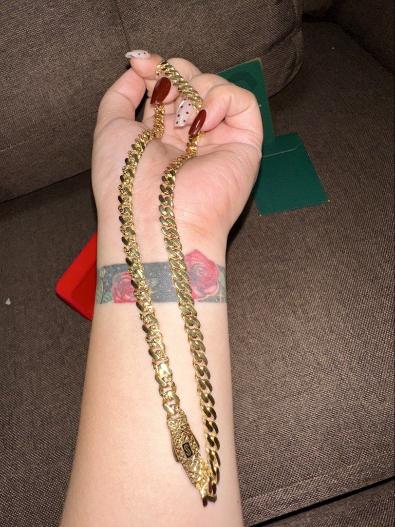 Monaco Chain by Sozer Gold Cuban Link Necklace (Category: Necklaces) located in Manila. Submitted by decluttergly (Listing ID 1470315224, Image 3). Description: Monaco Chain 18” 18k 18grams .