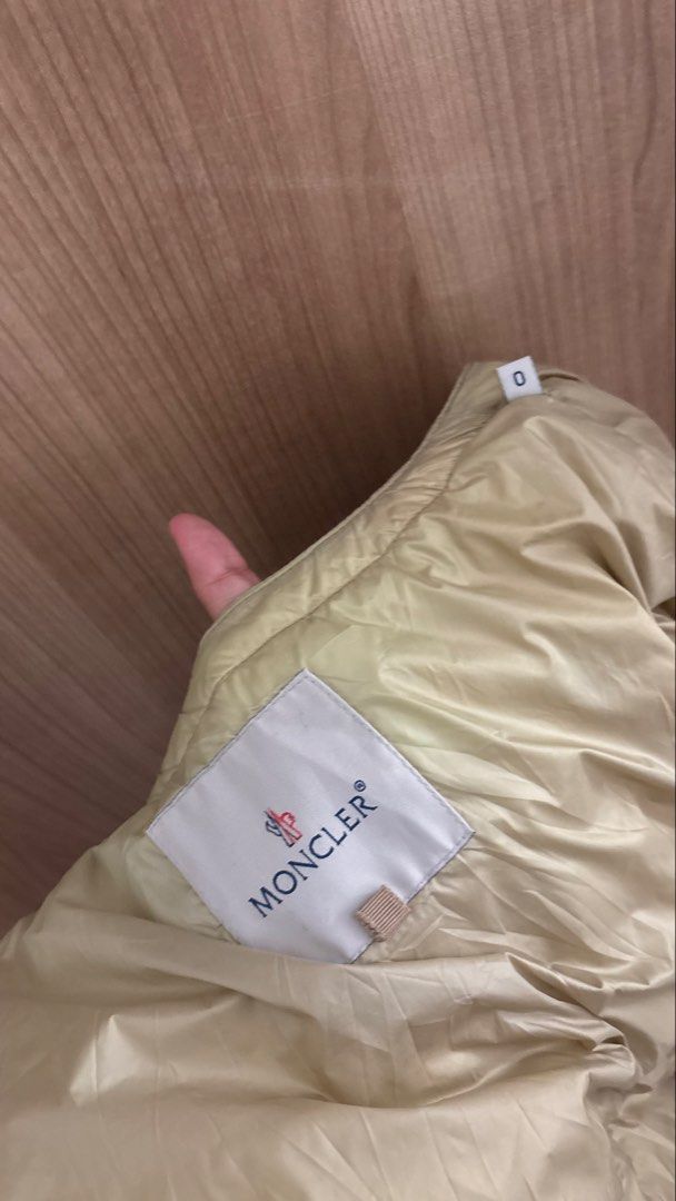 Moncler Puffer Jacket (Category: Coats, Jackets and Outerwear) located in Pakil. Submitted by byvera (Listing ID 1470231624, Image 2). Description: .