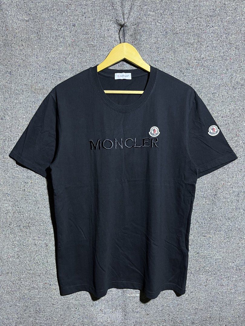 MONCLER SHIRT (Category: Tshirts & Polo Shirts ) located in Dumaguete. Submitted by kingepoy (Listing ID 1470175449, Image 2). Description: Medium Width 21 / Length 28 Excellent condition 9.8/10 Color rate No issues .
