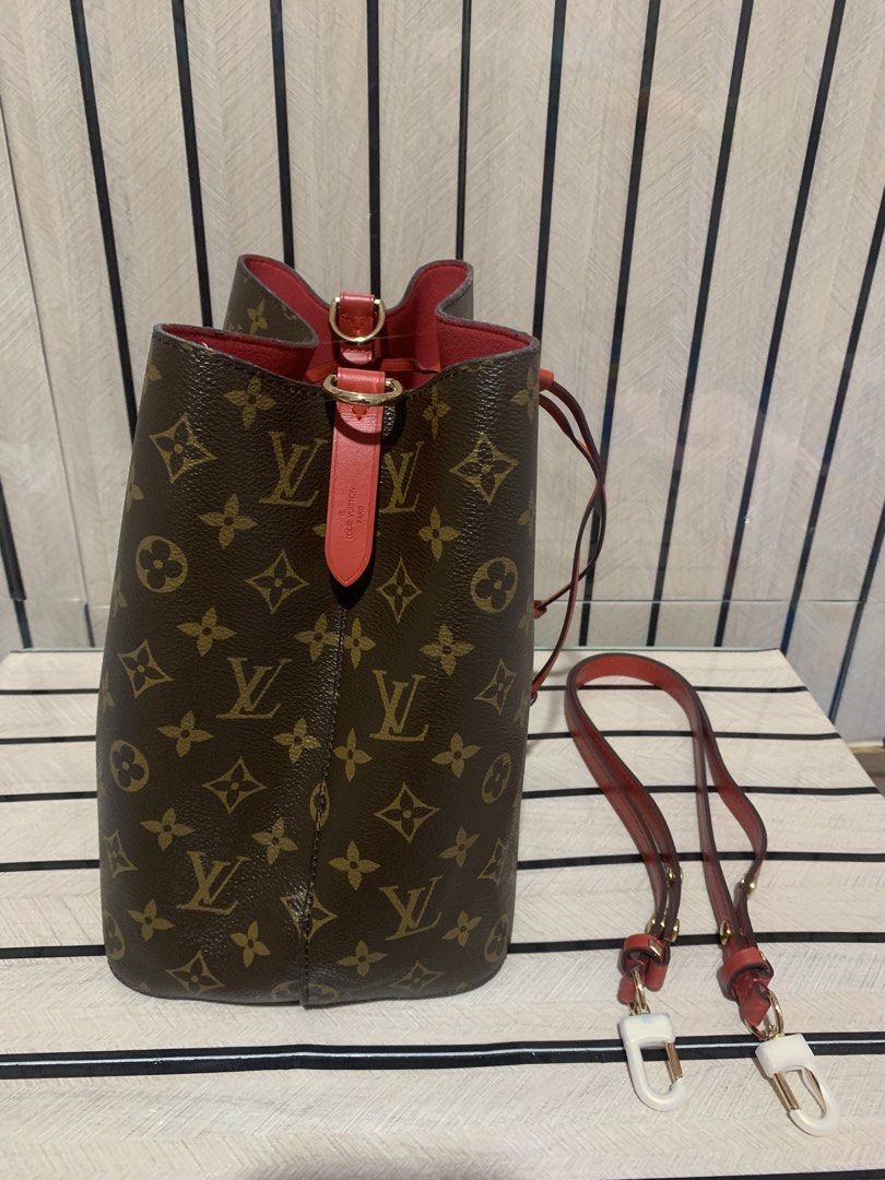 Monogram Petie Noe (Category: Cross-body Bags) located in San Fernando. Submitted by preluxuria_online_shop (Listing ID 1470284559, Image 3). Description: .