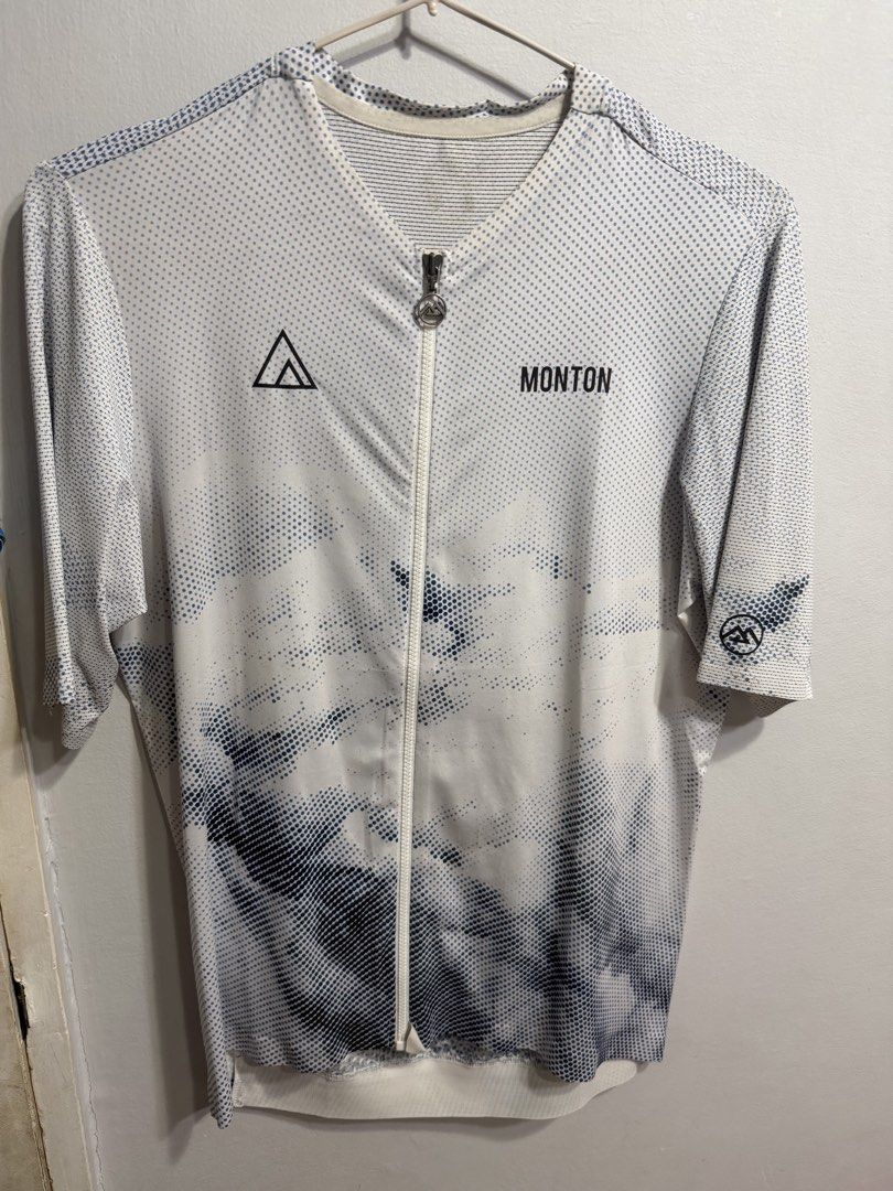 Monton jersey XL (Category: Bicycles) located in Bacoor. Submitted by luvtoshoppe (Listing ID 1470302902, Image 1). Description: .