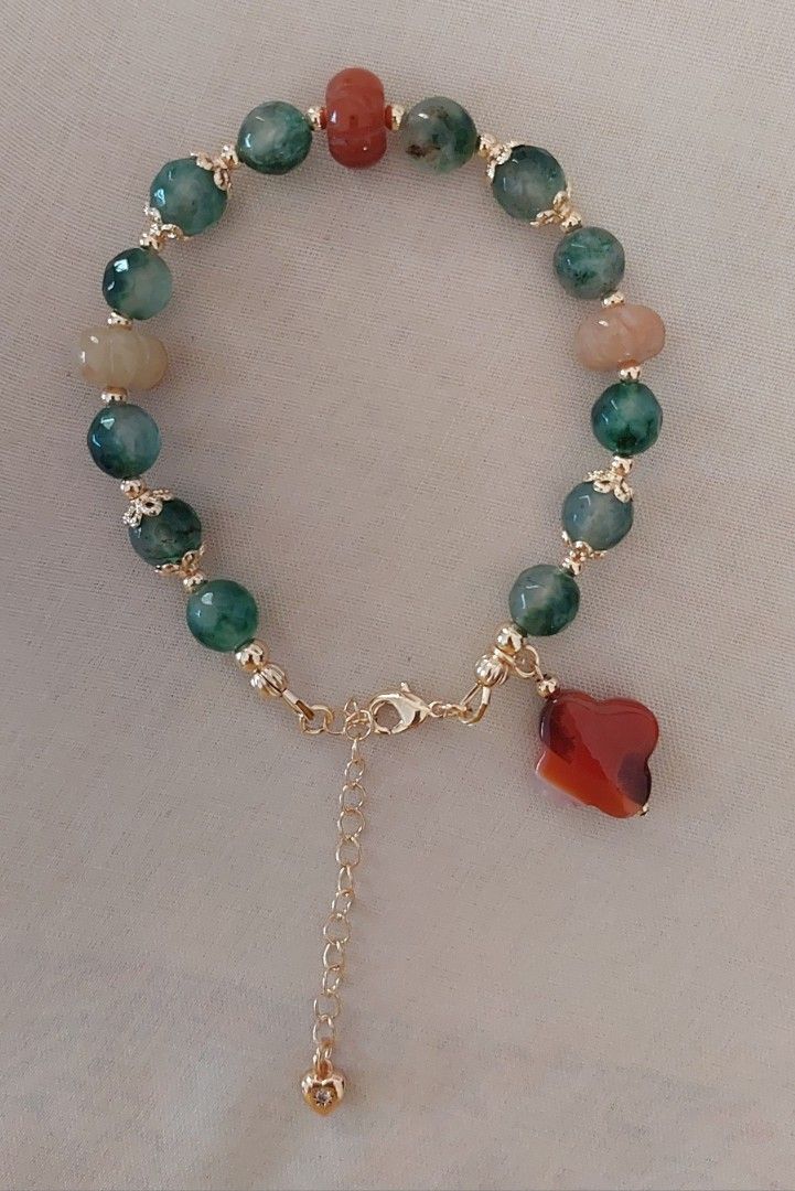 Moss Agate & Pumpkin Jade Bracelet (Category: Bracelets) located in Gapan. Submitted by purseofjune (Listing ID 1470215339, Image 1). Description: .
