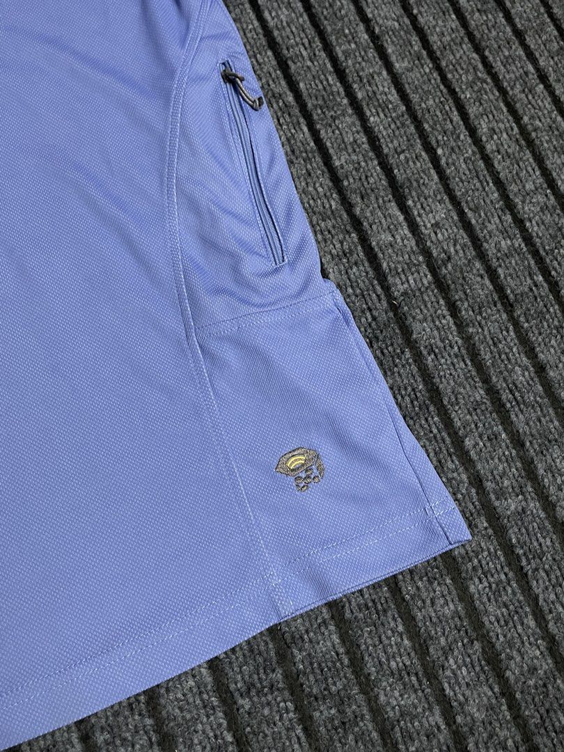Mountain Hardware - S/S 1/4 Zip Performance Shirt (Category: Activewear) located in Puerto Princesa. Submitted by palawan.swagdealer (Listing ID 1470316804, Image 2). Description: All details are provided Kindly check each photo Flaw: Light stain, barely noticable In very good condition.