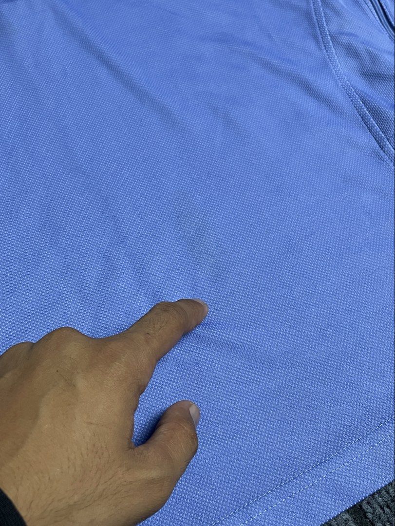 Mountain Hardware - S/S 1/4 Zip Performance Shirt (Category: Activewear) located in Puerto Princesa. Submitted by palawan.swagdealer (Listing ID 1470316804, Image 3). Description: All details are provided Kindly check each photo Flaw: Light stain, barely noticable In very good condition.