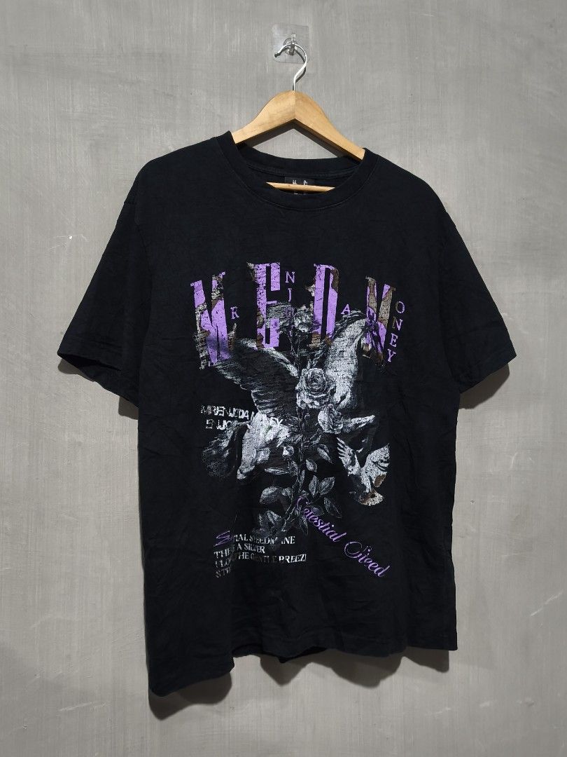 MR ENJOY DA MONEY (Category: Tshirts & Polo Shirts ) located in Pandi. Submitted by rhaine.2zz (Listing ID 1470305977, Image 1). Description: MR ENJOY DA MONEY CELESTIAL STEED EXCELLENT CONDITION NO SURE KUNG CRACK OR DESIGN YUNG SA PRINT NYA. (SEE 2ND PHOTO) JAPANESE FABRIC SAME SA TELA NG HUMAN MADE. 10/10 COLOR RATE NEED WASH ONLY 23 WIDTH 28 LENGTH SIZE MEDIUM 📩📩📩.
