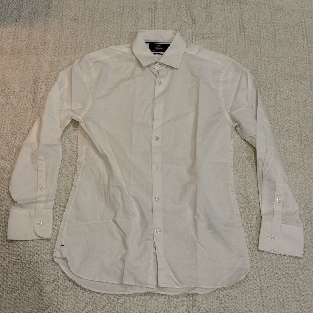 M&S Marks & Spencer Luxury Tailored Shirt (Category: Formal Shirts) located in Makati City. Submitted by banshee1411 (Listing ID 1470236571, Image 1). Description: - Brand/Model: M&S Luxury Tailored White Shirt - Size: 14.5 (shorter length fit) - Material: Super breathable linen blend - Design: Long sleeves with button cuffs and classic collar .