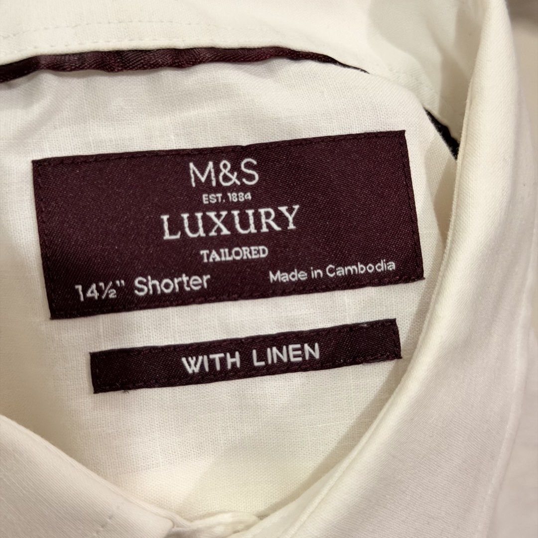 M&S Marks & Spencer Luxury Tailored Shirt (Category: Formal Shirts) located in Makati City. Submitted by banshee1411 (Listing ID 1470236571, Image 2). Description: - Brand/Model: M&S Luxury Tailored White Shirt - Size: 14.5 (shorter length fit) - Material: Super breathable linen blend - Design: Long sleeves with button cuffs and classic collar .