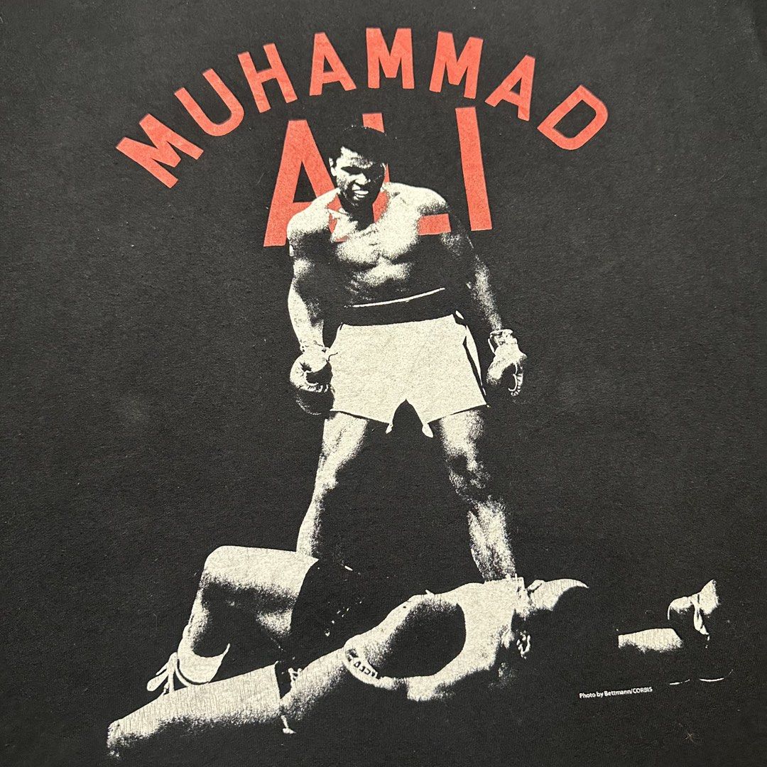Muhammad Ali Graphic T-Shirt Black Size Large (Category: Tshirts & Polo Shirts ) located in Manila. Submitted by nye.seller (Listing ID 1470296644, Image 3). Description: Large 22x29 Good condition Issue white stain.