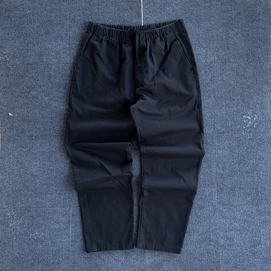 Muji Chino Easy Pants (Category: Chinos) located in Mandaue City. Submitted by beeryanni (Listing ID 1470239796, Image 1). Description: Muji Chino Easy Pants Waist: 32-36 Length: 39 Leg opening: 7.5 No issue.